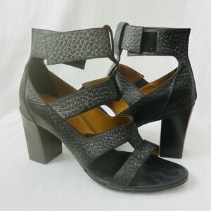 FLAWED Chloé Gray Gladiator Leather Chunky Heel Sandal Sz 39 US Sz 9
